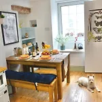 Muddy Boots-arcade Royale